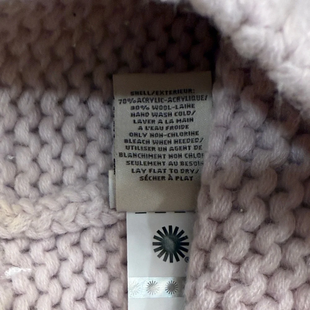 UGG Knit Wool Blend Pom Beanie in Pale Pink